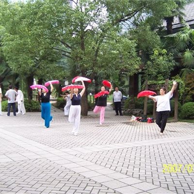 涼しそうですが、 本当はすごく暑いです!
