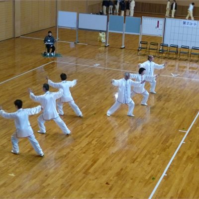 群馬県大会 集団の部 優勝おめでとうございます! 先生のデザインしたオリジナルの表演服です! 「ねんりんピック代表」おめでとうございます!