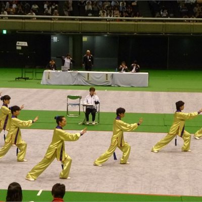 「集団」の部 和歌山県代表チームの皆さん。 オリジナル-07番の表演服です。 とっても素敵に着こなしていただきました!
