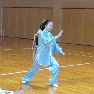 群馬県協会主催第14回武術太極拳競技大会 「太極拳」「長拳」と2足のわらじを履くY選手です 表演服とおそろいのシュシュ作りました!