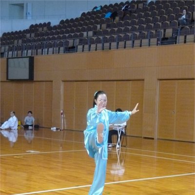 群馬県協会主催第14回武術太極拳競技大会 「太極拳」「長拳」と2足のわらじを履くY選手です 表演服とおそろいのシュシュ作りました!