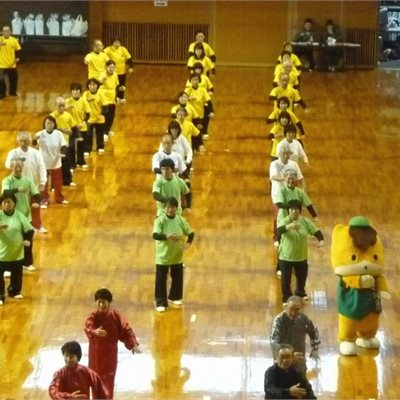 群馬県太極拳協会・第18回交流大会 ぐんまちゃんの太極拳の腕前はなかなかのものです!!!