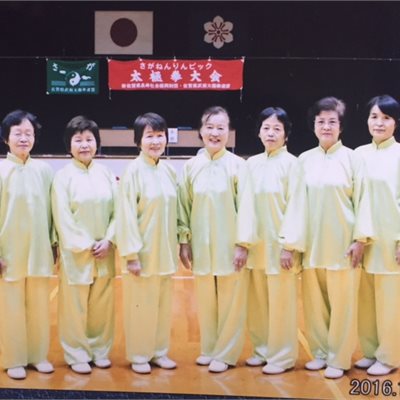 佐賀県ねんりんピック代表チーム 「はがくれレデイーズ」の皆さんです!