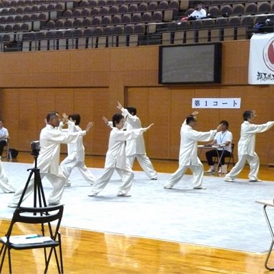 みんなで協力して開催し、日頃の成果を競います。 子どもたちの長拳や伝統機械もあり、多彩な競技大会となりました。