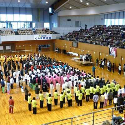 11月23日「群馬県協会交流大会」が開催されました。 今年は今までで最多の出場人数620人が参加、 華やかな交流大会となりました。 「高崎太極拳舞遊会」の皆さんです。