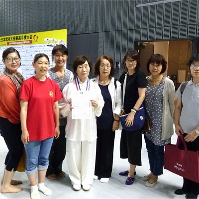 「第35回全日本武術太極拳選手権大会」 奈良橋選手がミスをしたのを見たことが有りません! いつも完璧な演武です。9、15の高得点で見事優勝です! 「女子楊式太極拳」の部 初優勝おめでとうございます!!!
