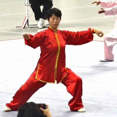 「第35回全日本武術太極拳大会」に出場しました。相変わらずの赤にゴールドのテープの表演服です。来年(2020年)、岡山で皆さんにお会いできるようがんばります!