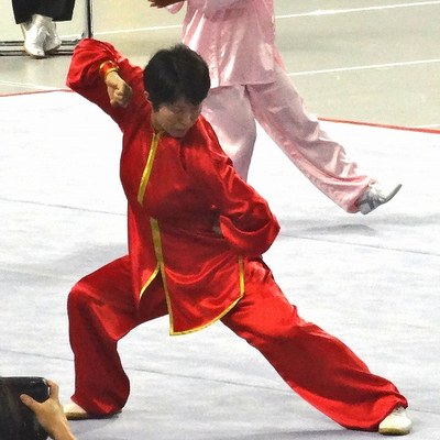 「第35回全日本武術太極拳大会」に出場しました。相変わらずの赤にゴールドのテープの表演服です。来年(2020年)、岡山で皆さんにお会いできるようがんばります!